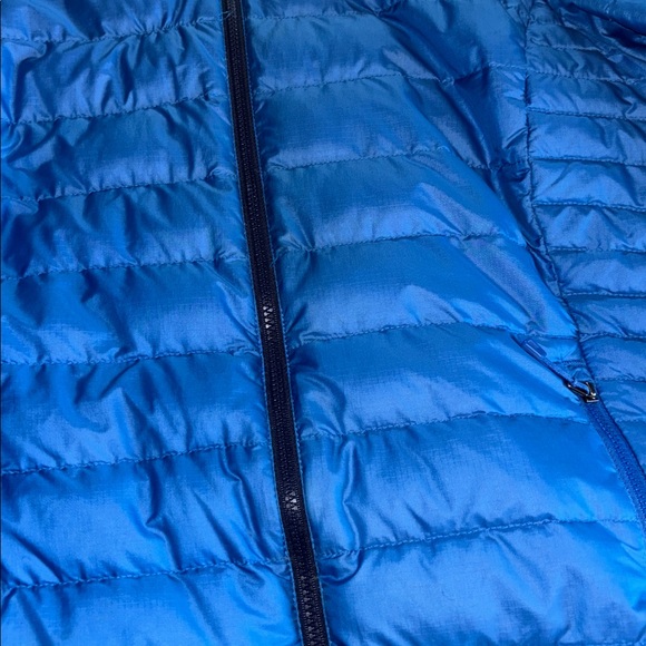 Patagonia Women's Vibrant Blue Down Sweater - Picture 3 of 16